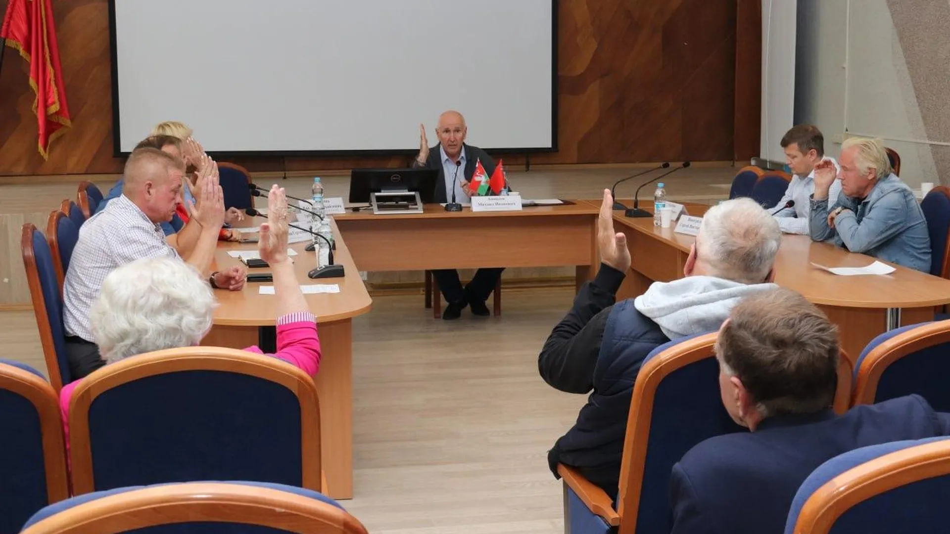 В Талдоме прошла последняя сессия в текущем составе Совета депутатов округа