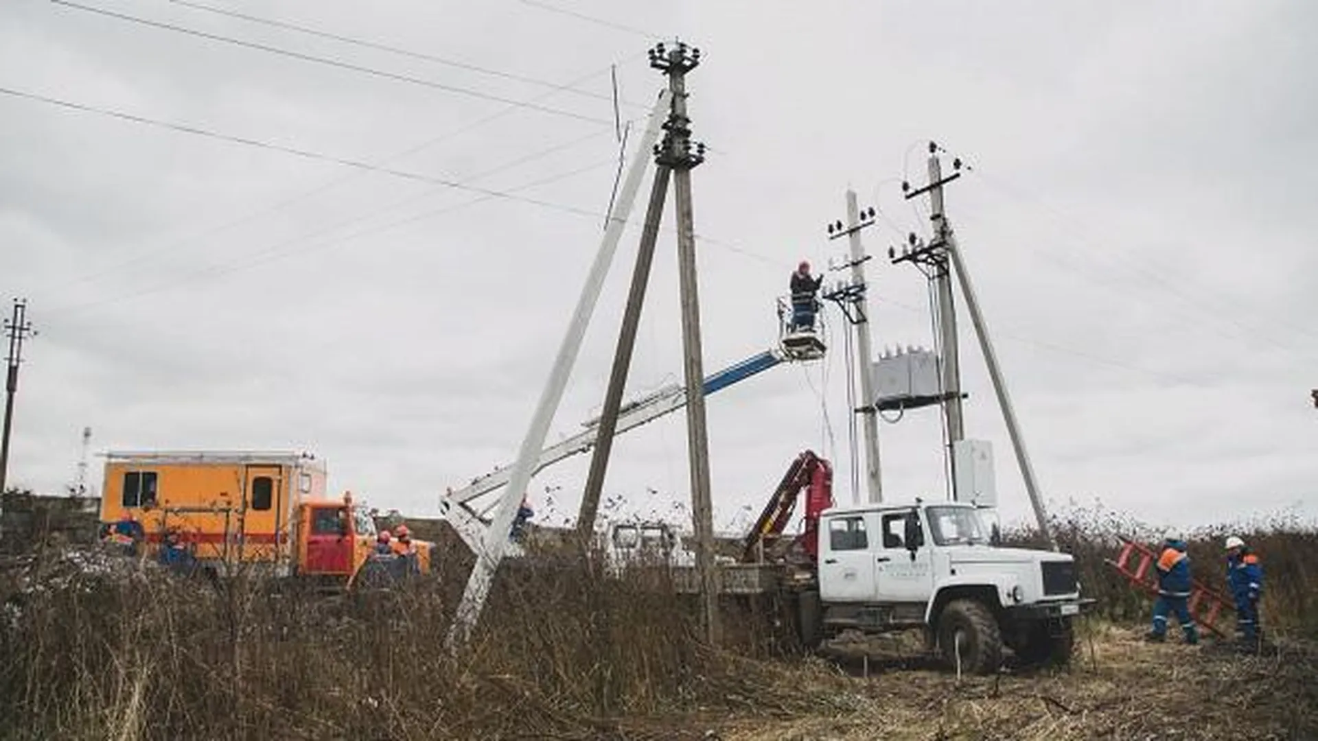Свыше тринадцати километров новых линий электропередачи построят в Ленинском округе в этом году