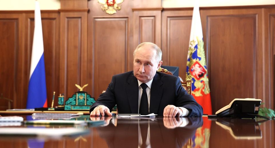 Путин заявил, что в России продолжат развивать кадровые программы