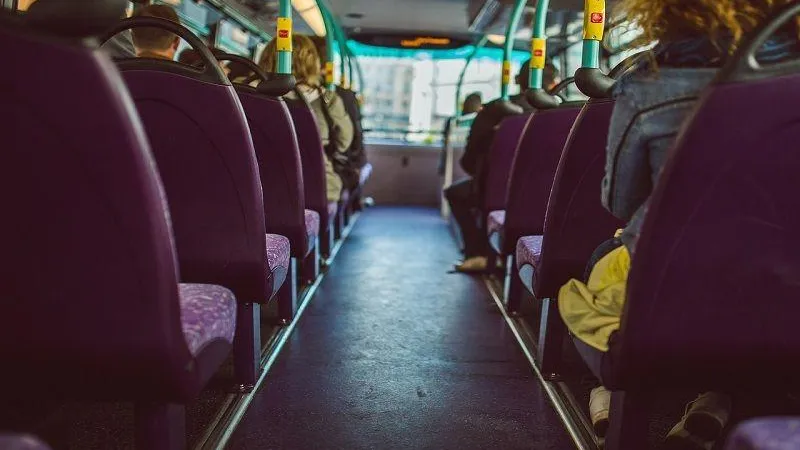 Водитель автобуса в Клину довел до слез детей, у которых не сработали проездные