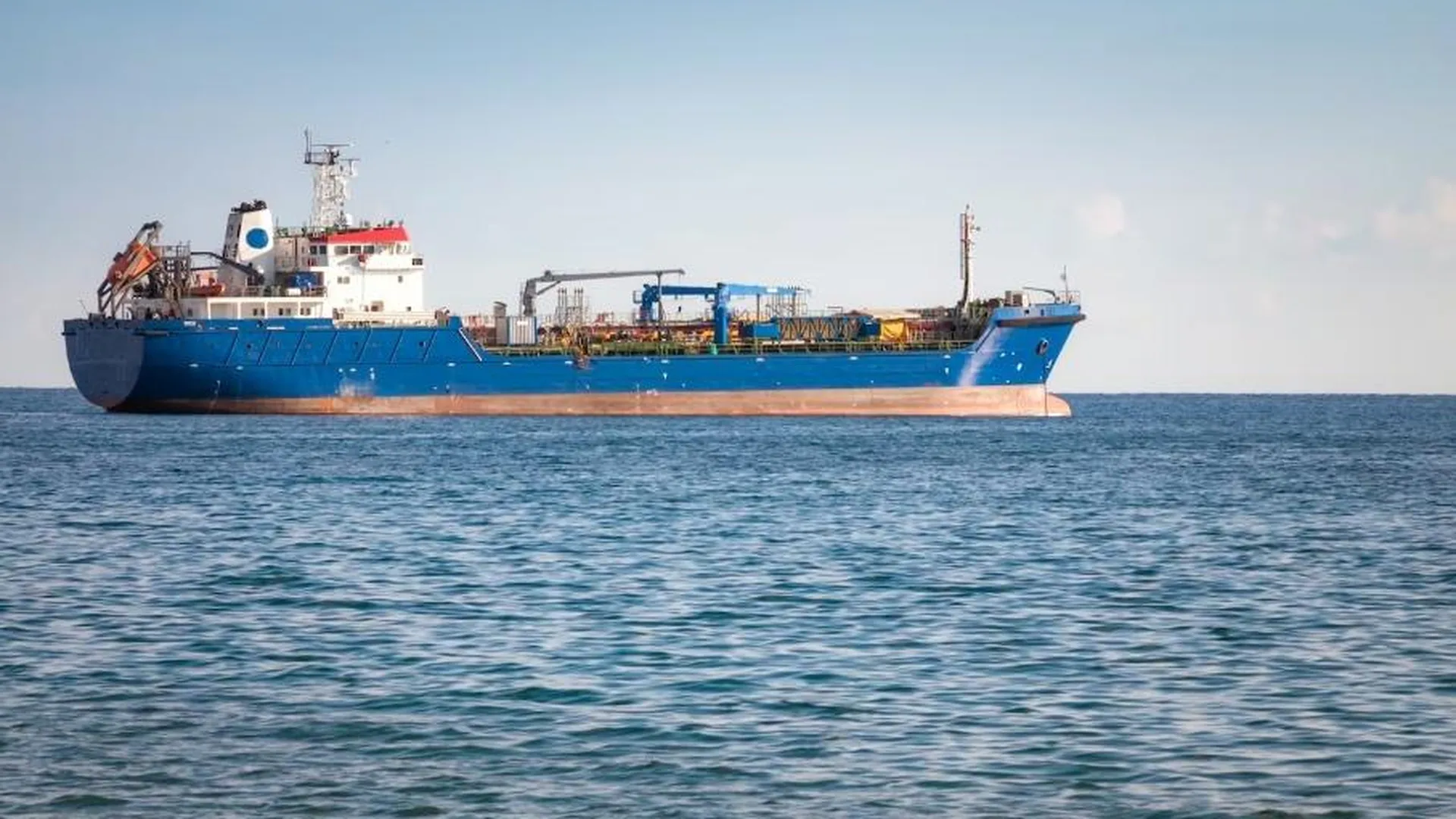 МЧС сообщило о ликвидации пожара на грузовом судне в порту Архангельска