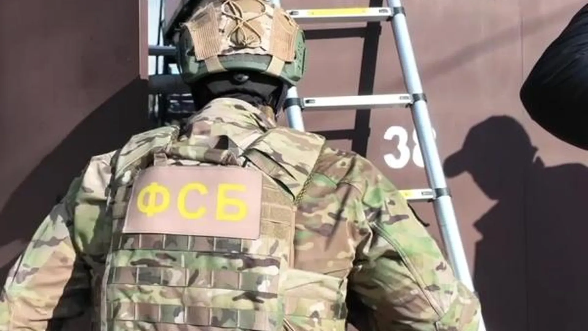 Появились кадры задержания планировавшей теракт в Донецке группы
