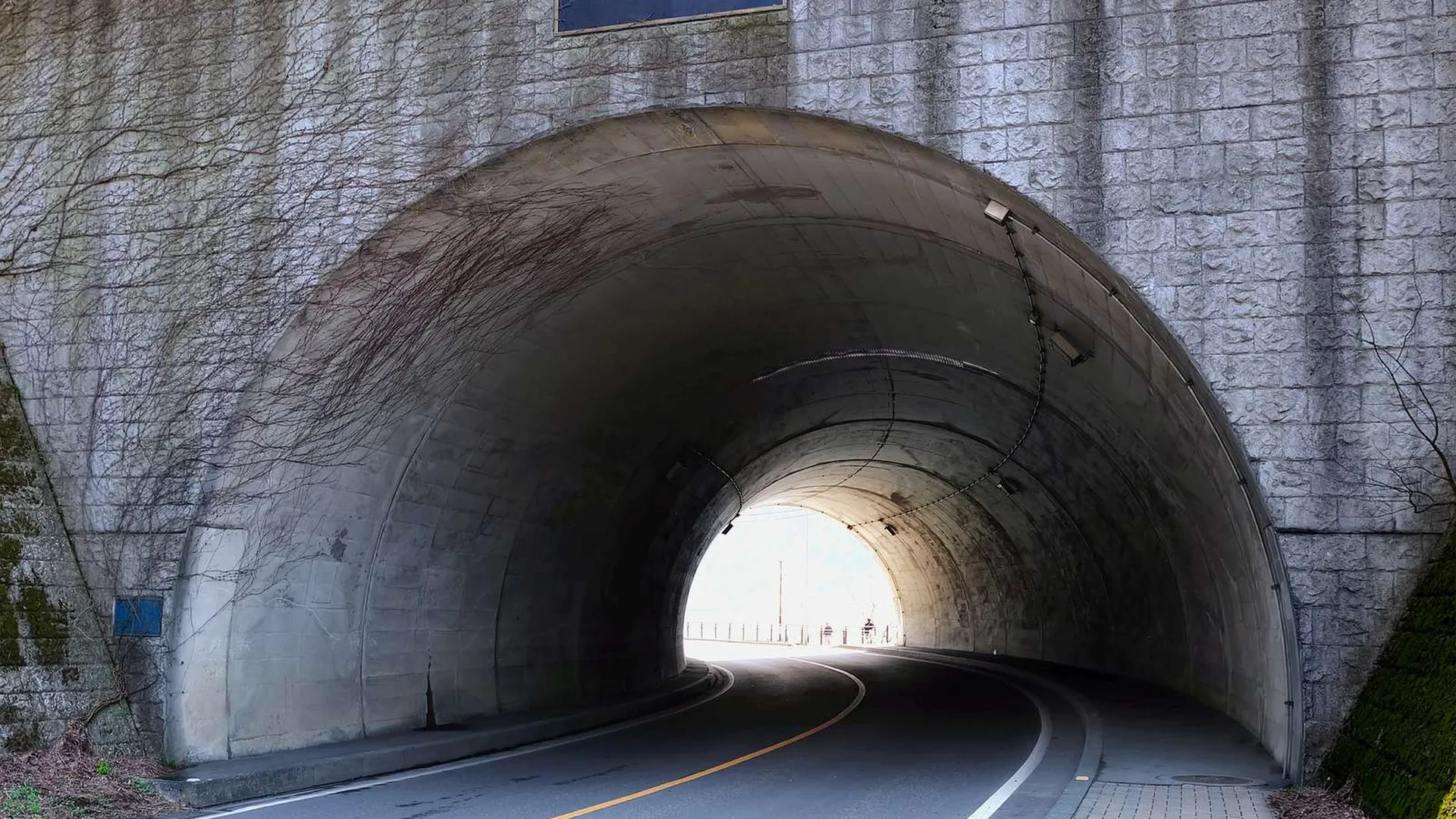 Железнодорожный тоннель сейкан. Два тоннеля в одном. Euro truck simulator 2 - west balkans. Два тоннеля в одном. Два тоннеля в одном.