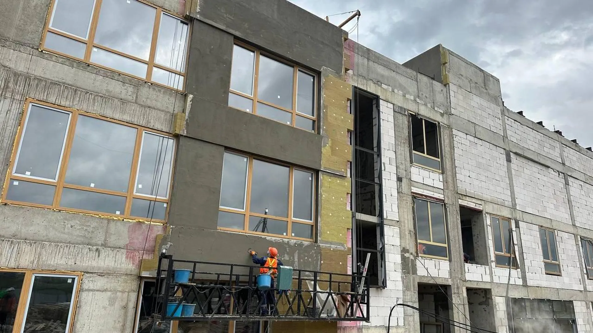 В подмосковном ЖК «Прибрежный Парк» продолжают строить новую школу