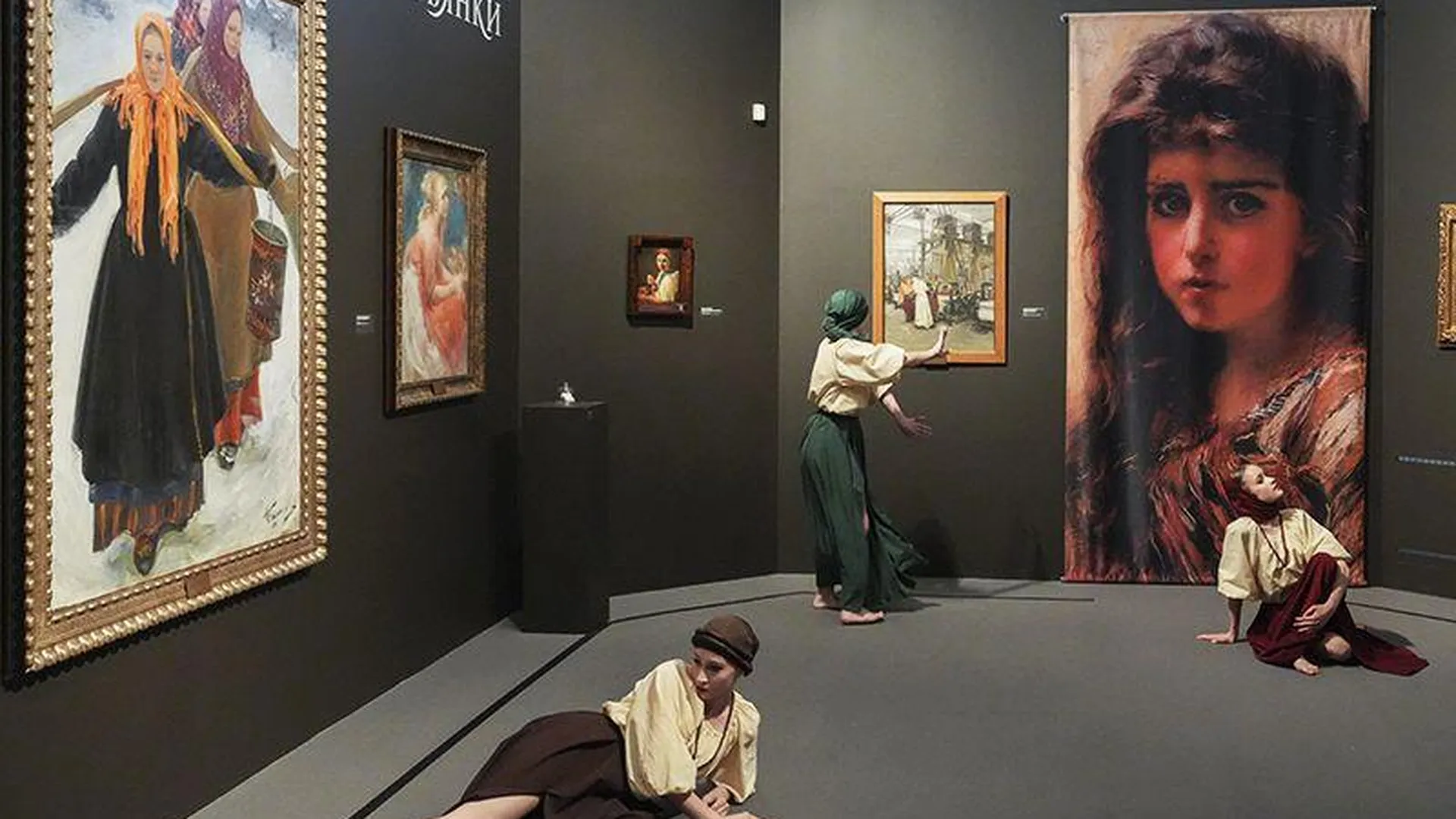 Дамские угодья: уникальная выставка женских образов открылась в Серпухове