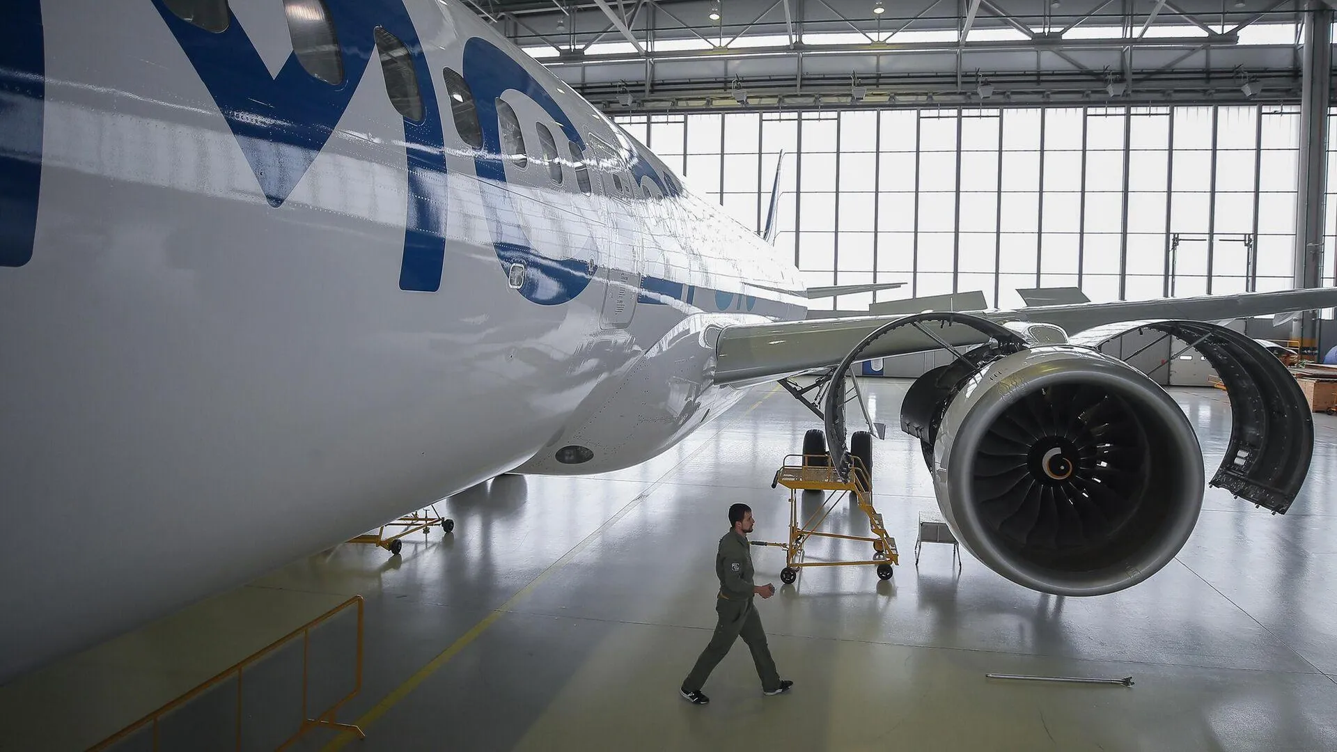 Мс 21 пассажирский самолет пассажирские самолеты. МС-21 Пд-14. МС-21 С двигателем Пд-14. МС-21-310. МС-21 С двигателем Pratt Whitney.