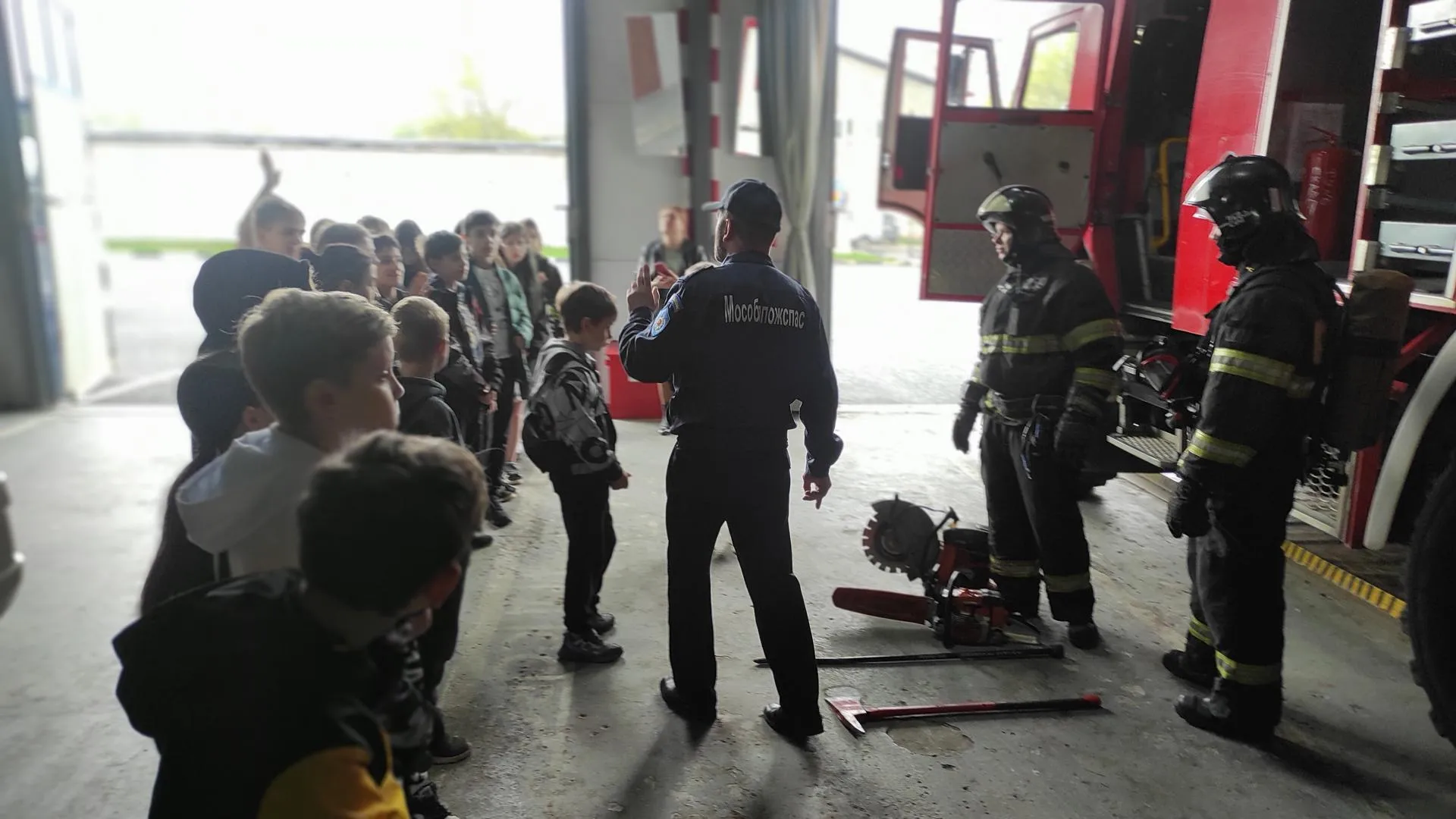 Подмосковные пожарные приняли участие в акции «День добрых дел»