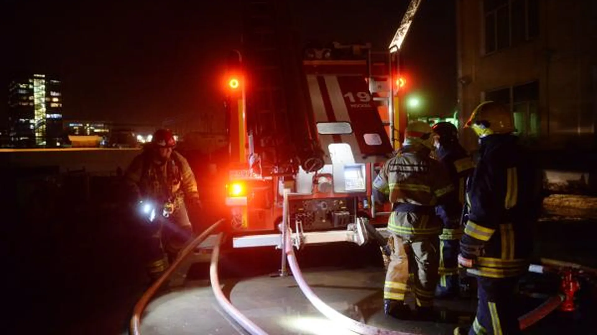 Одиннадцать человек пострадали при пожаре в общежитии МАИ