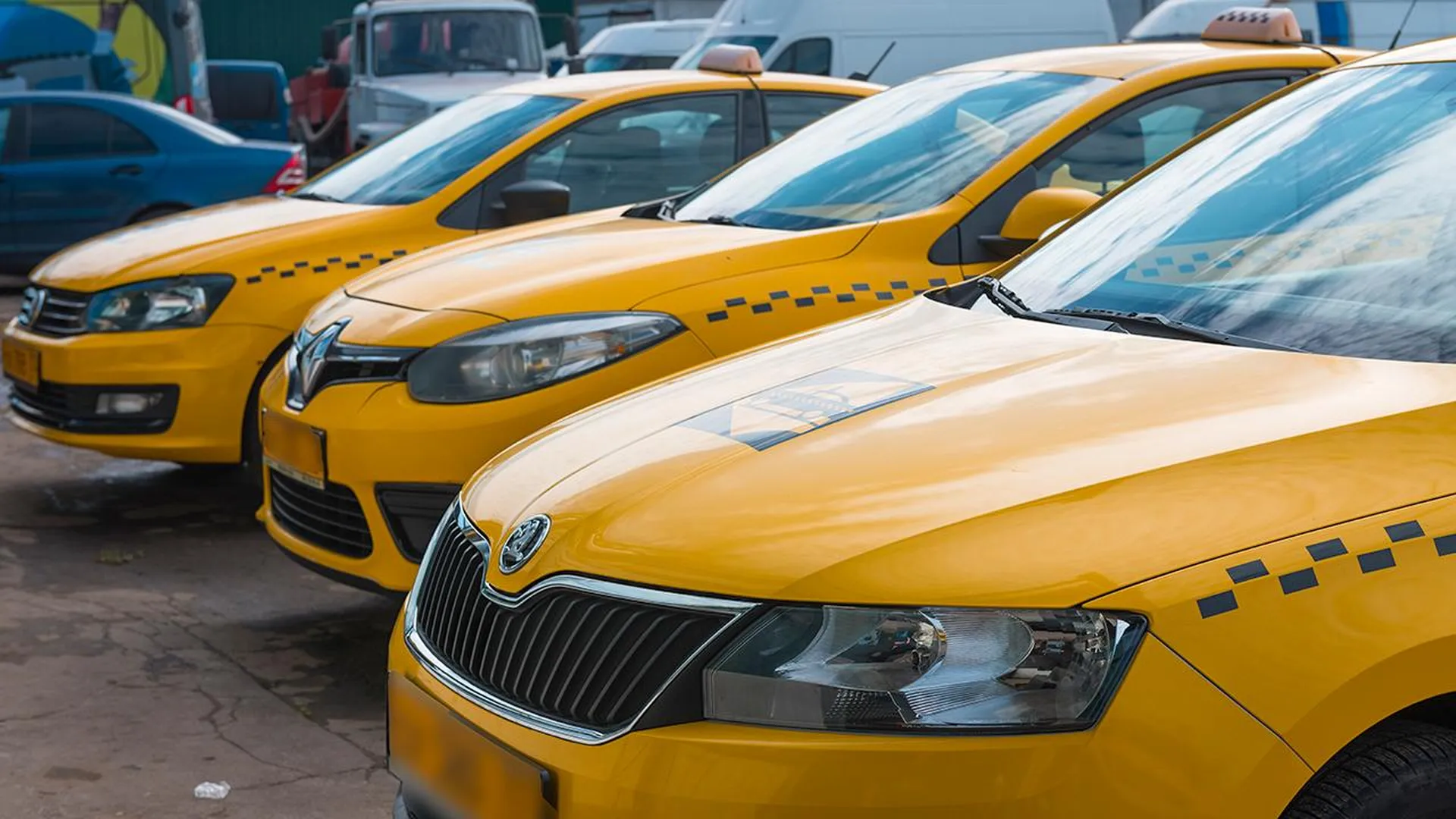 Таксисты под угрозой: IT-эксперт назвал профессии, которые скоро исчезнут из-за нейросетей