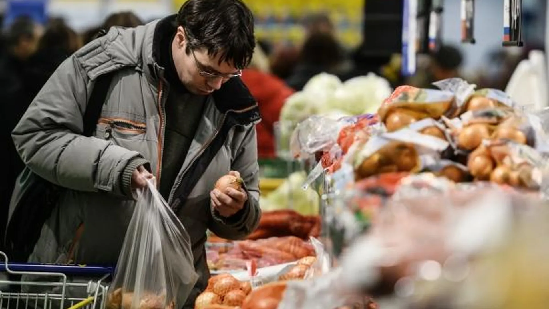 Россияне тратят на продукты более 50% дохода - исследование