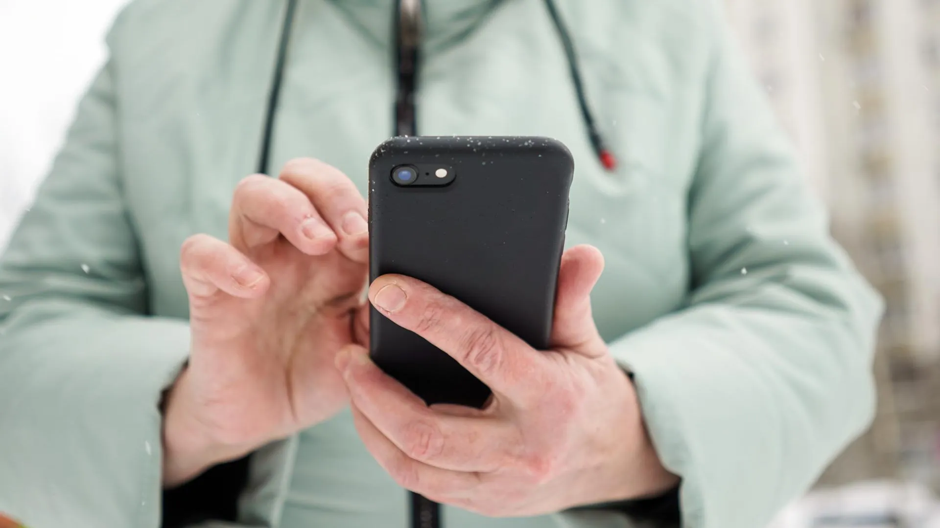 Аналитик Муртазин перечислил преимущества кнопочных телефонов над смартфонами
