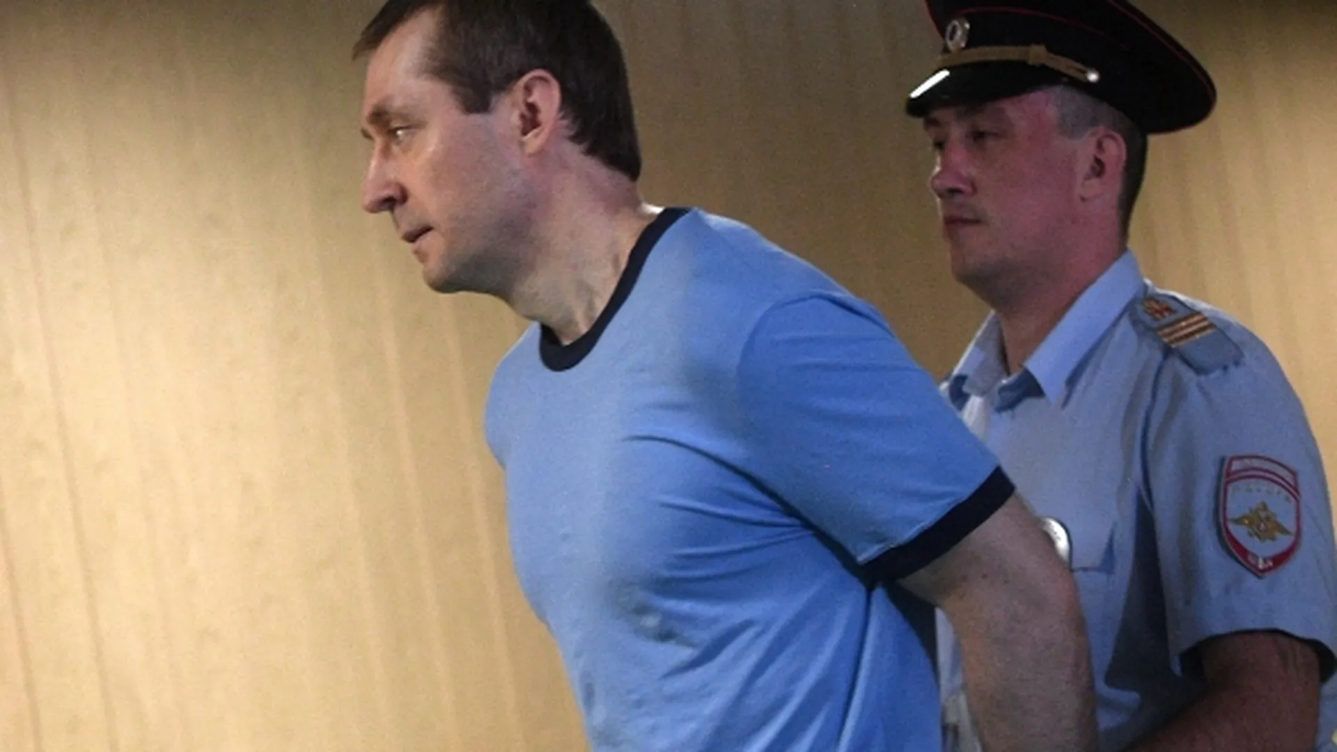 Захарченко избил «обиженного» заключенного за пару ботинок