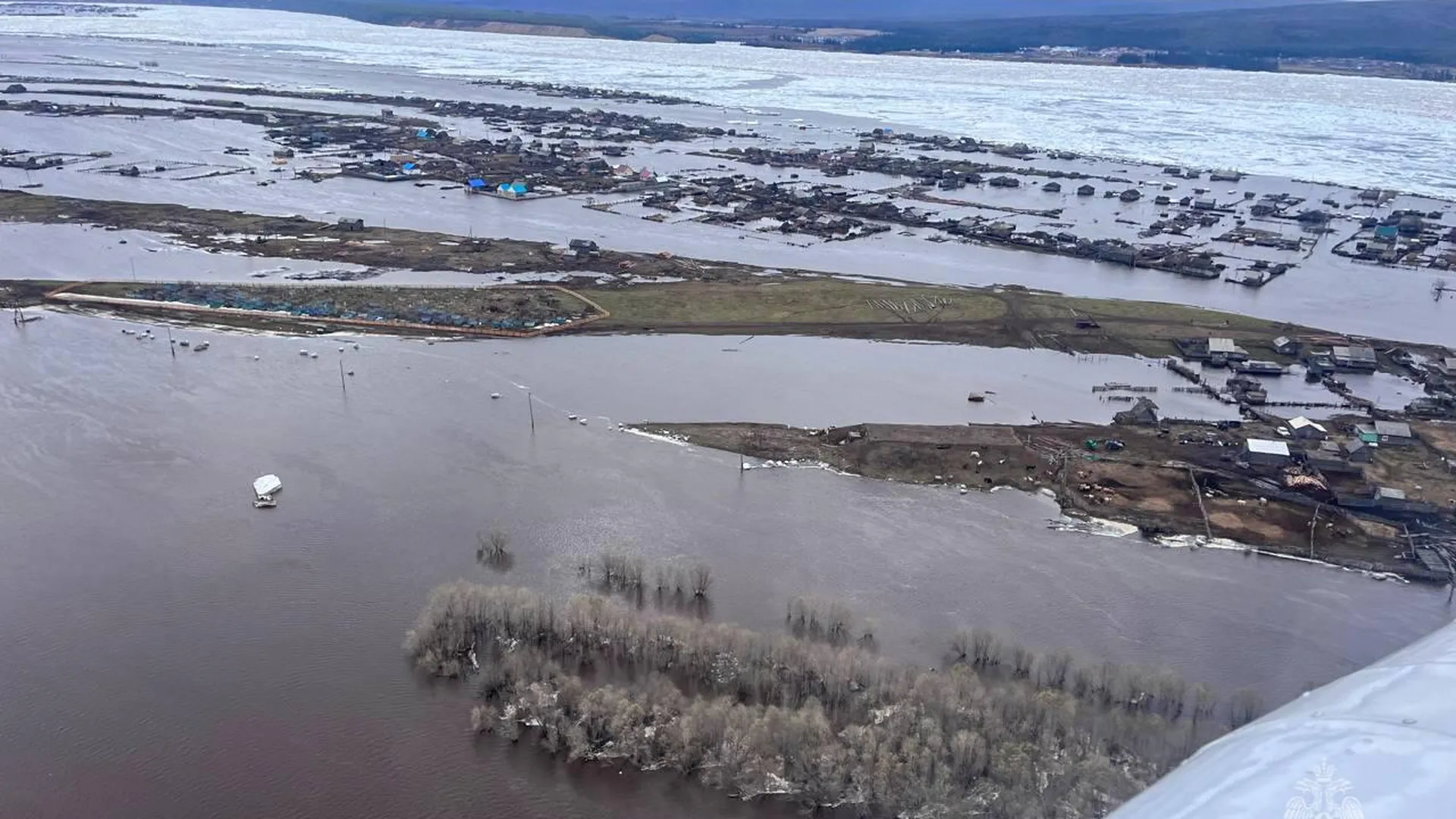 Режим ЧС ввели на юго-западе Якутии из-за паводка