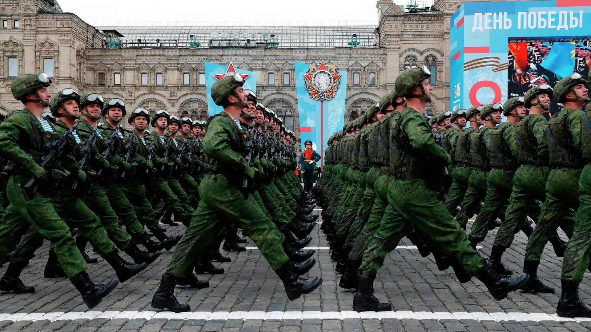 Более девяти тысяч человек примут участие в параде Победы в Москве