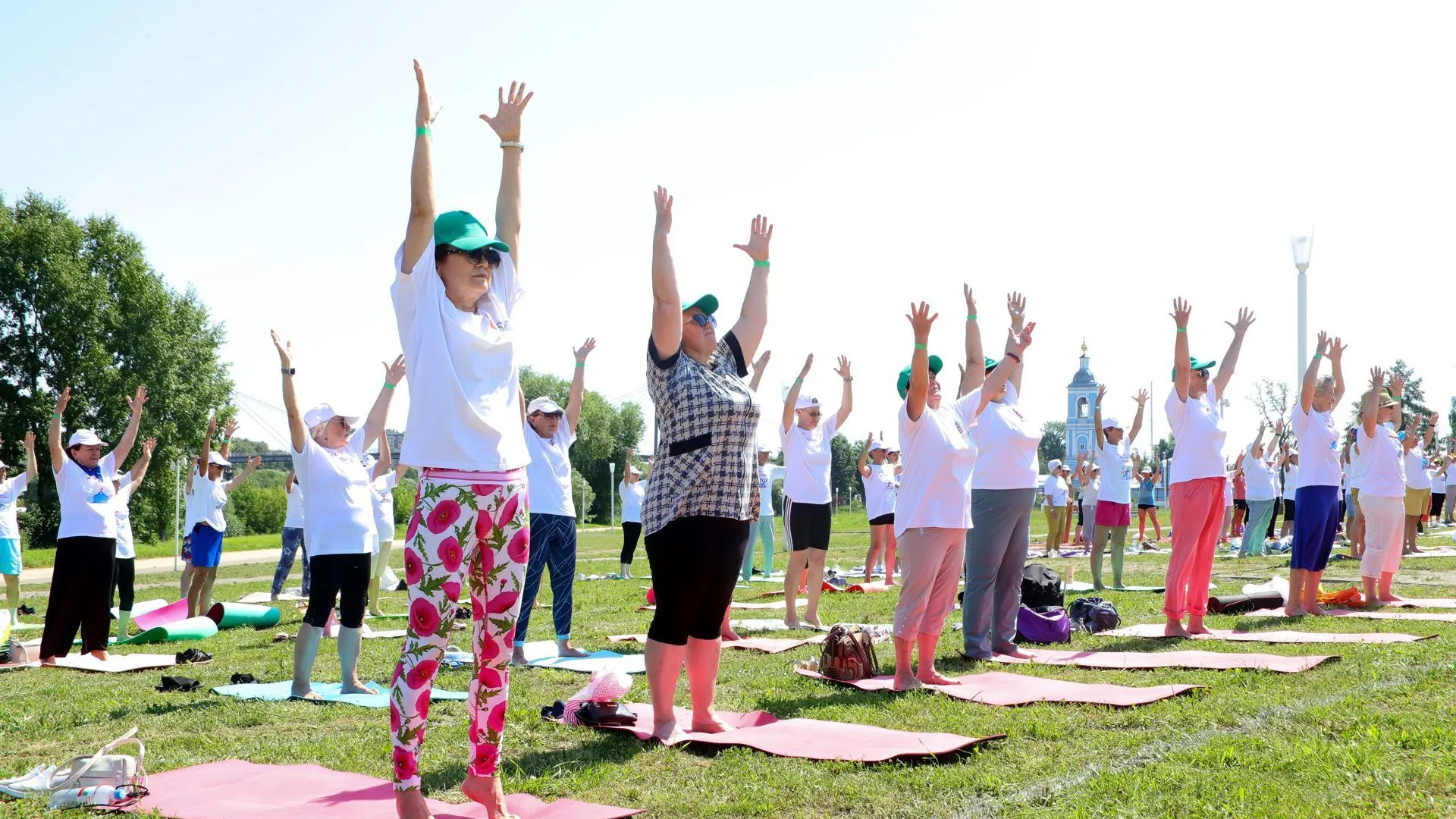 Более ста участников из разных округов Подмосковья посетили фестиваль йоги в Воскресенске