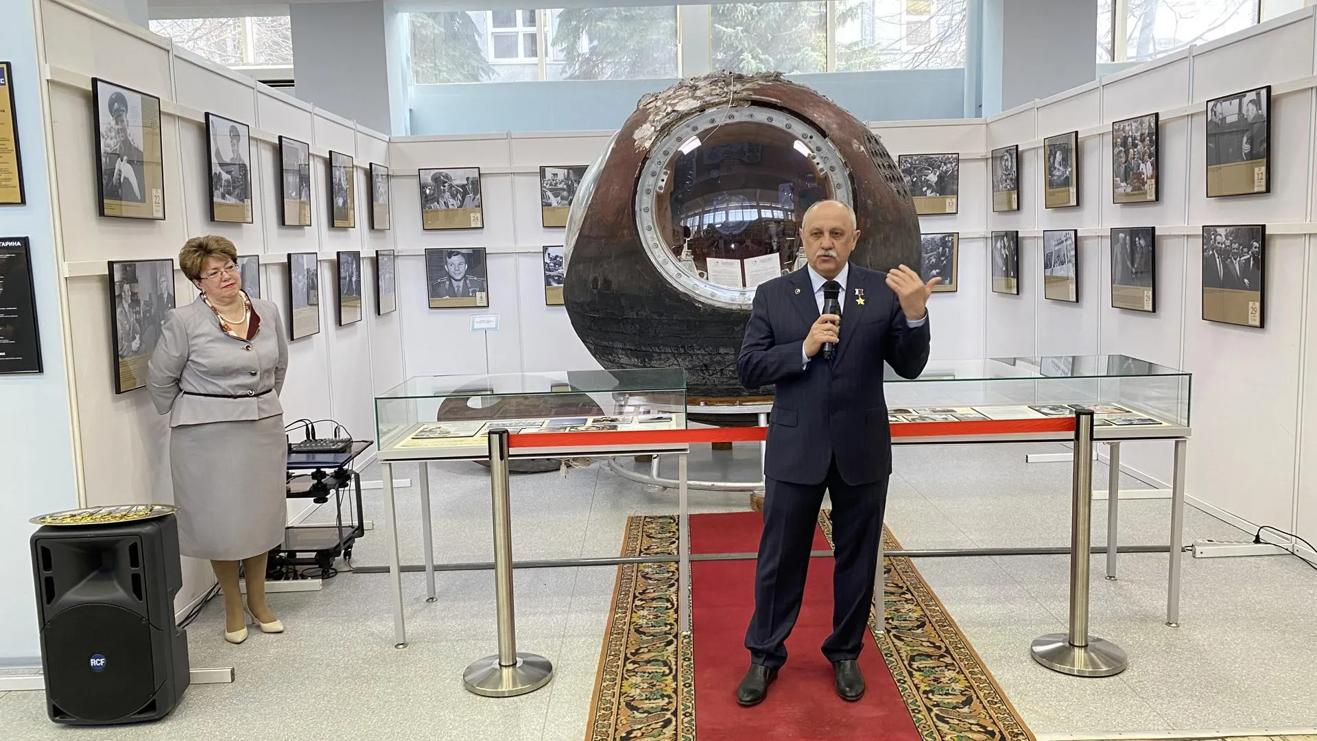 Выставка в честь 90-летия со дня рождения Юрия Гарина открылась в Королеве