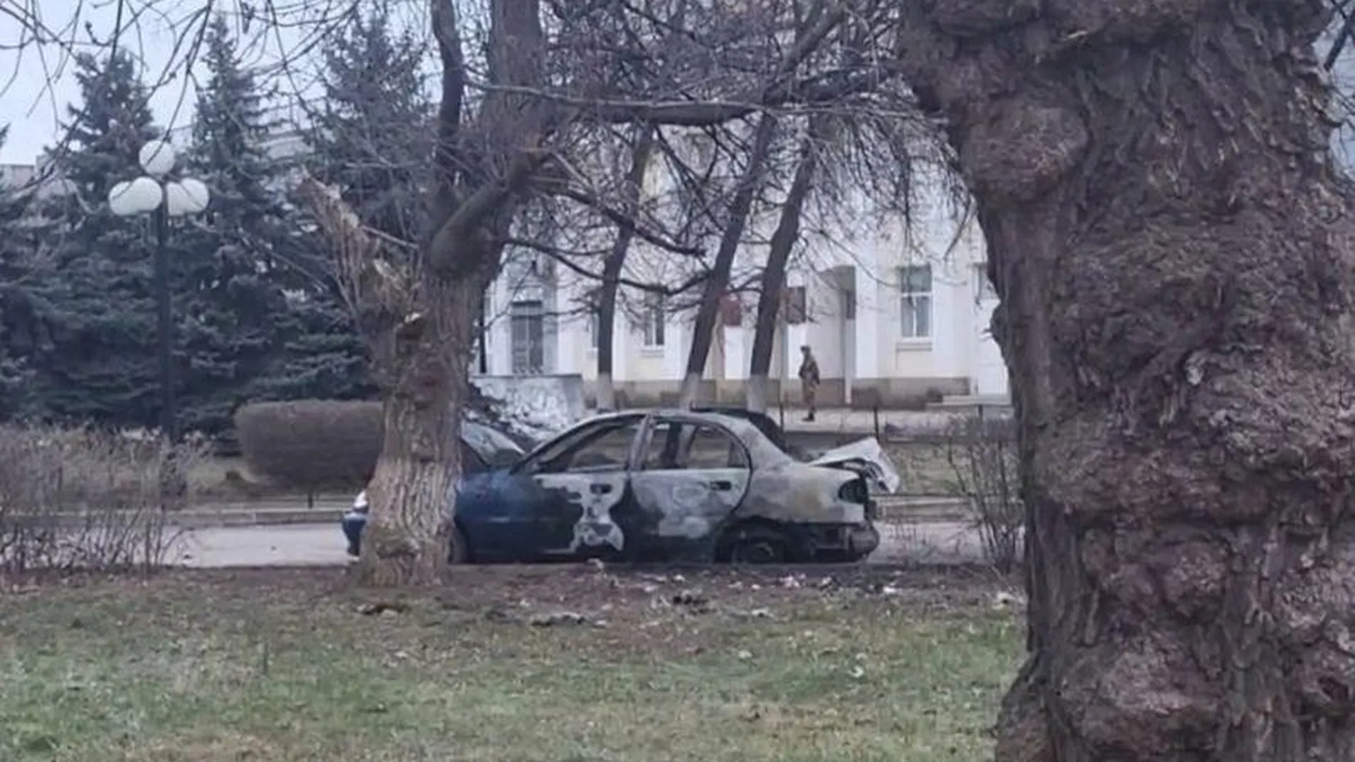 Депутат Олег Попов убит в результате подрыва его автомобиля в Луганске
