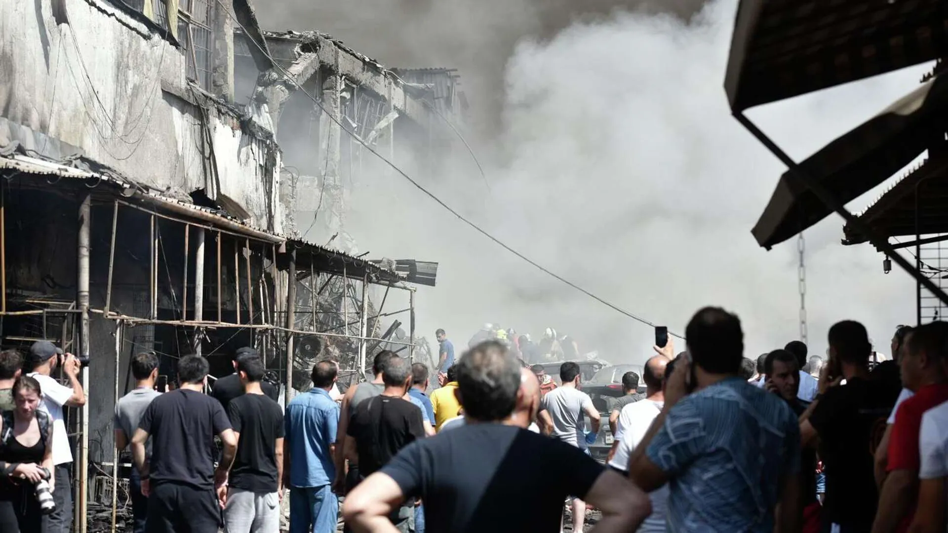 Двухдневный траур объявили в Армении после взрыва в ТЦ