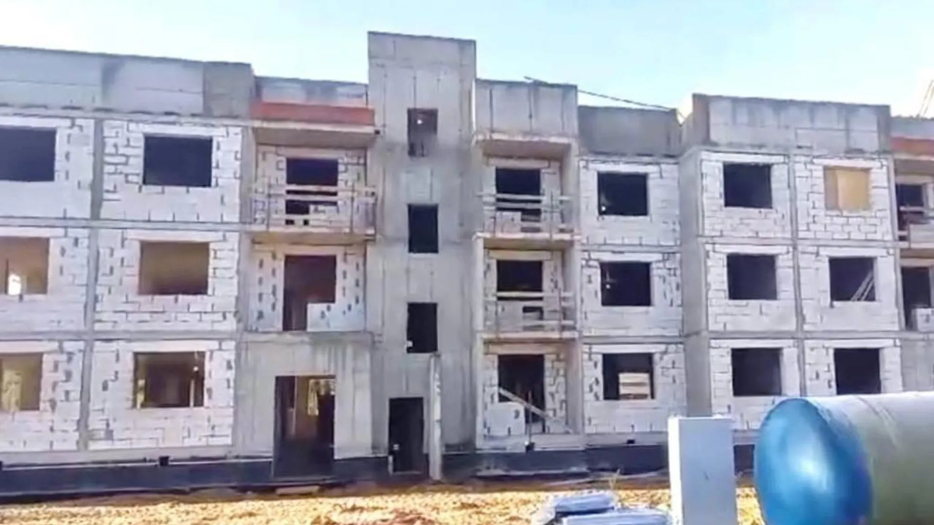 Дом для переселенцев из аварийного жилья продолжают строить в Орехово-Зуево