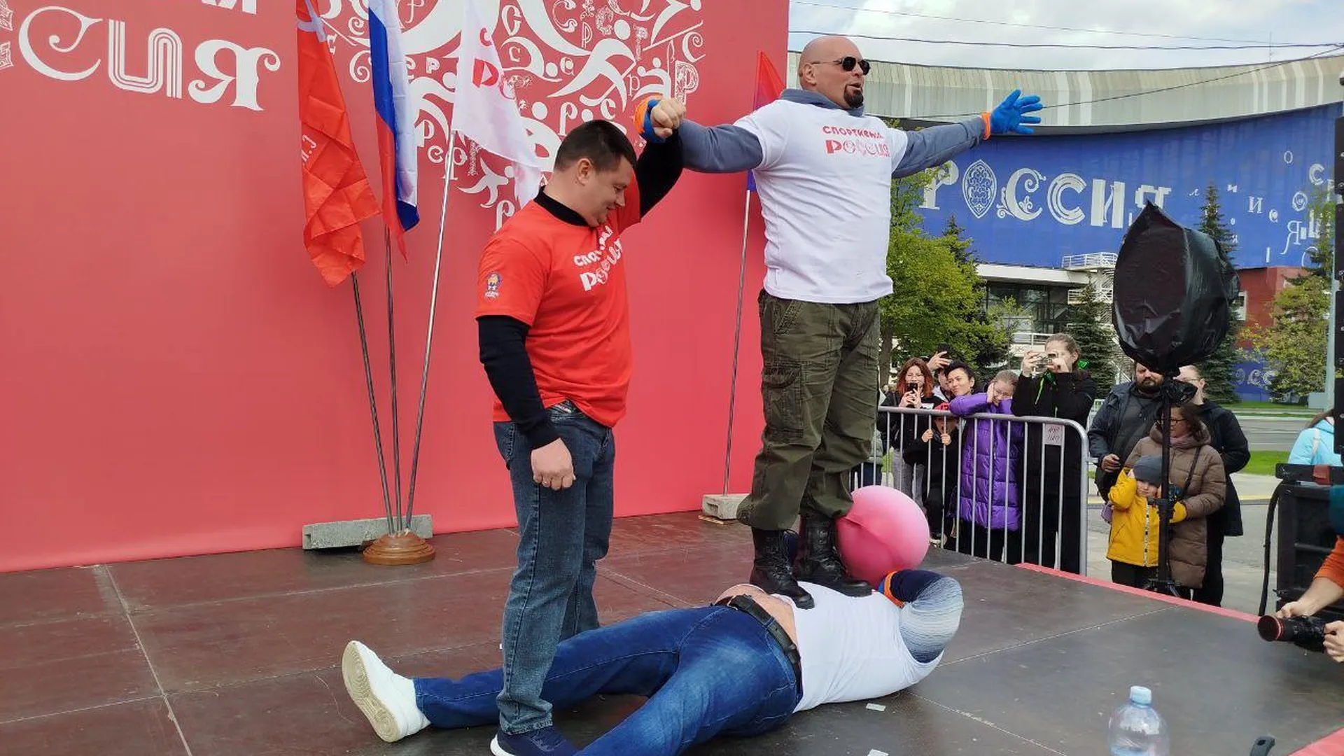 Силач-экстремал из Люберец Сергей Агаджанян установил очередной мировой рекорд