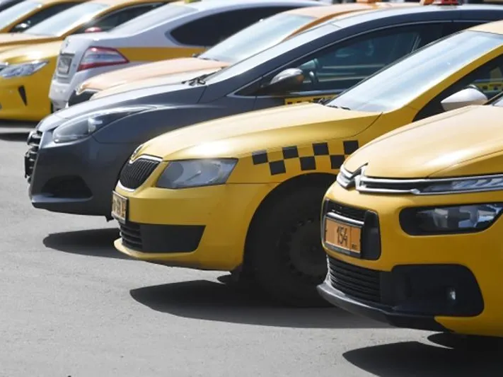 Война за клиентов: таксисты попытались сжечь своего коллегу в Домодедово