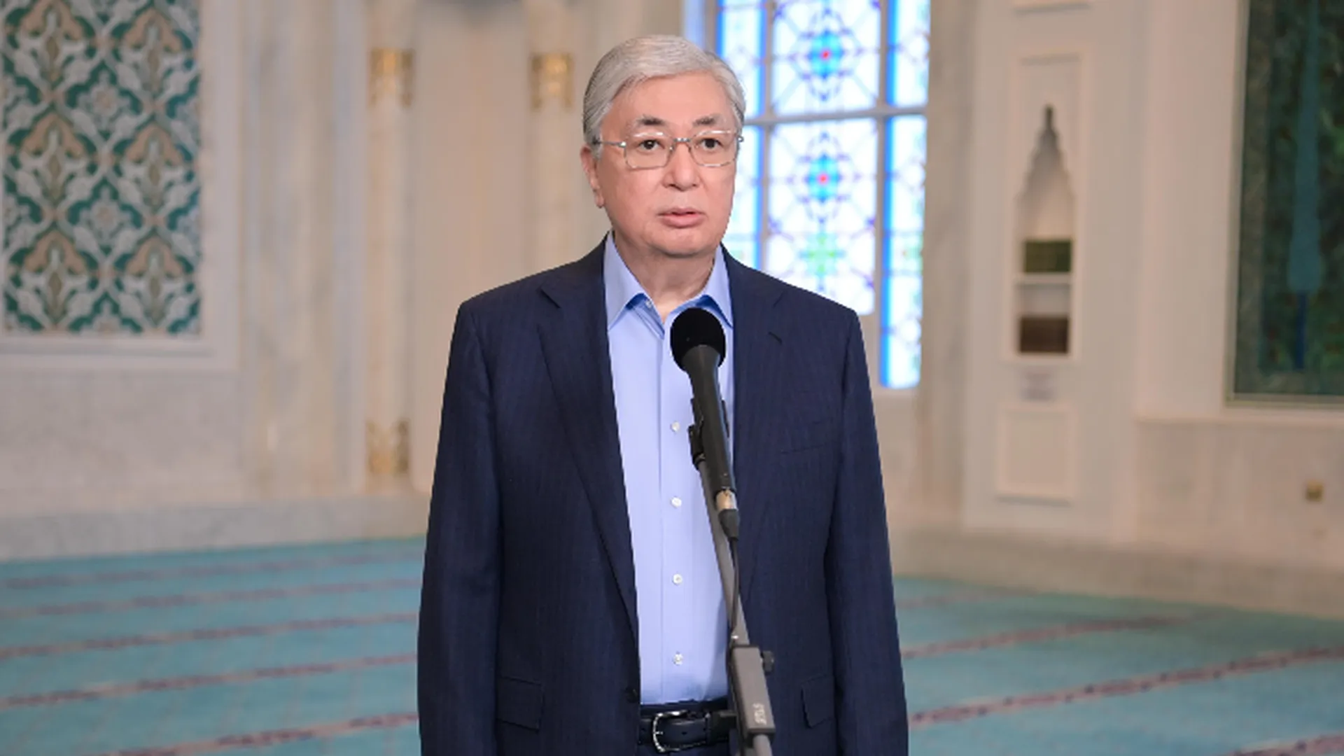 Токаев посетил мечеть на 40 дней с январской трагедии в Казахстане