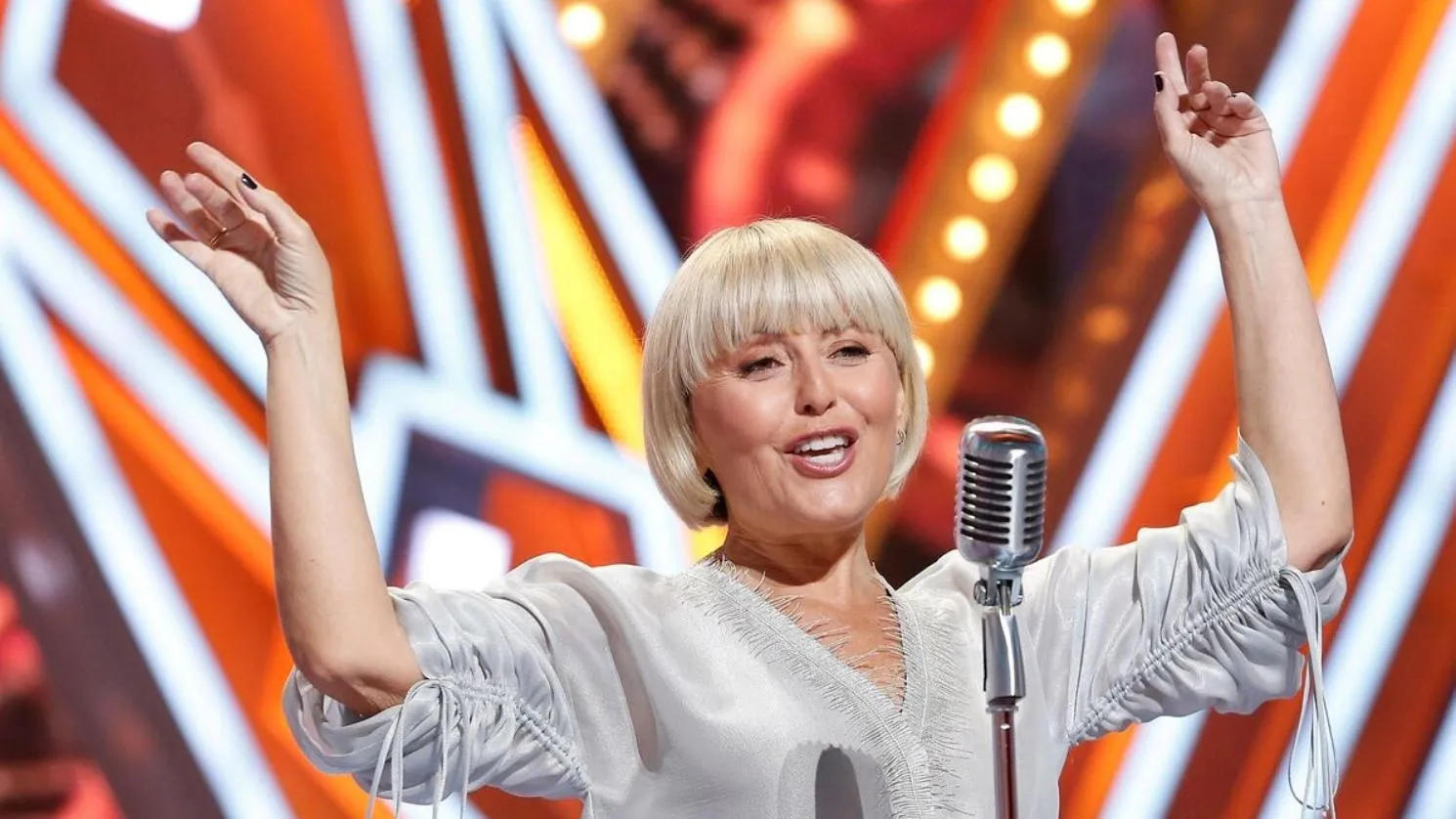 Исполнила песню «Ля-ля-фа». Анжелика Варум впервые за долгое время ...