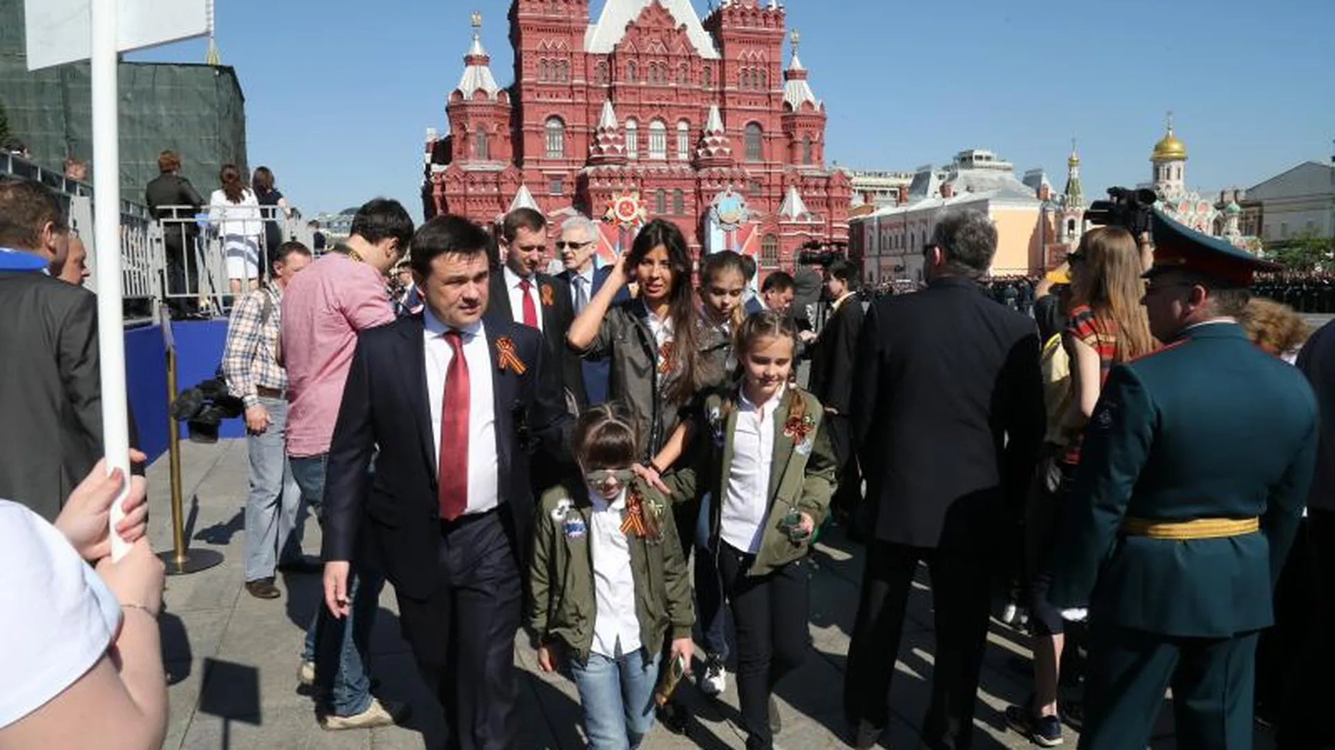 Воробьев посетил военный парад на Красной площади в честь 71-й годовщины Победы