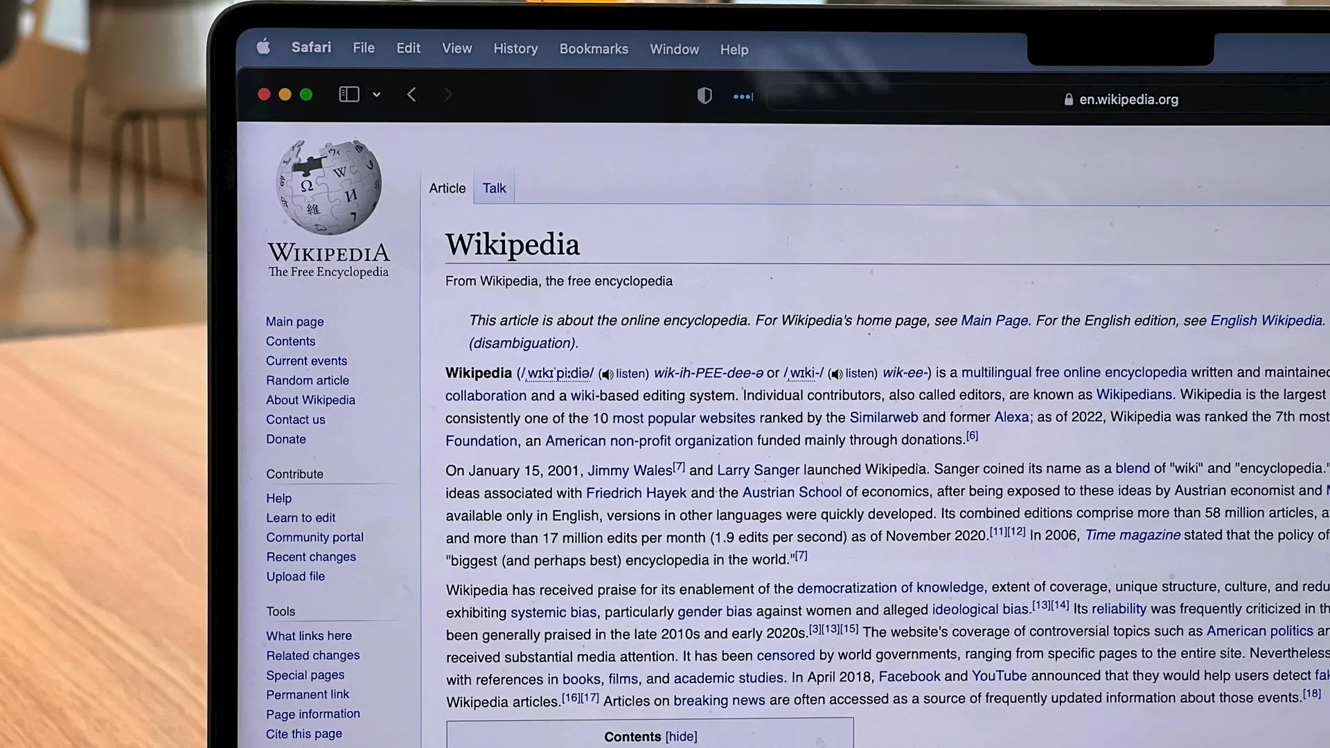 «За все вранье». «Википедию» призвали лишить приоритета в поисковиках