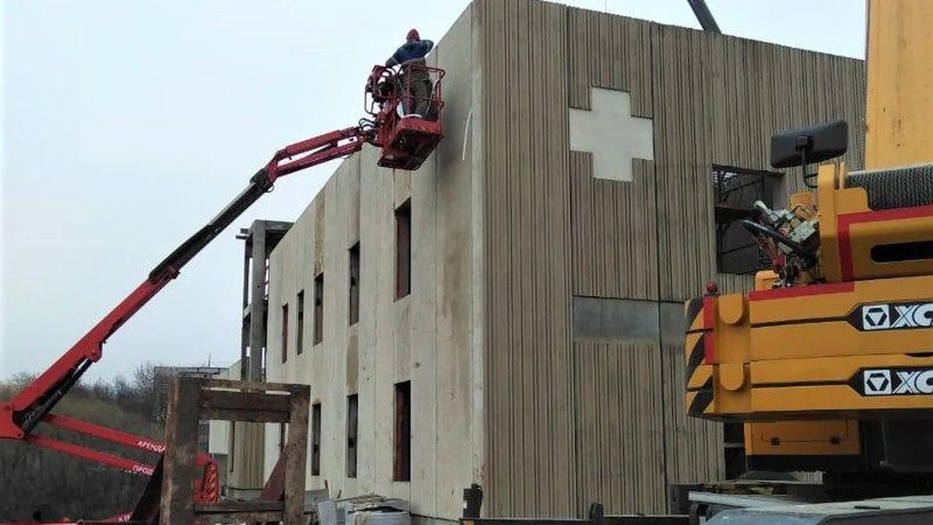Строительство станции скорой помощи завершают в подмосковной Кашире