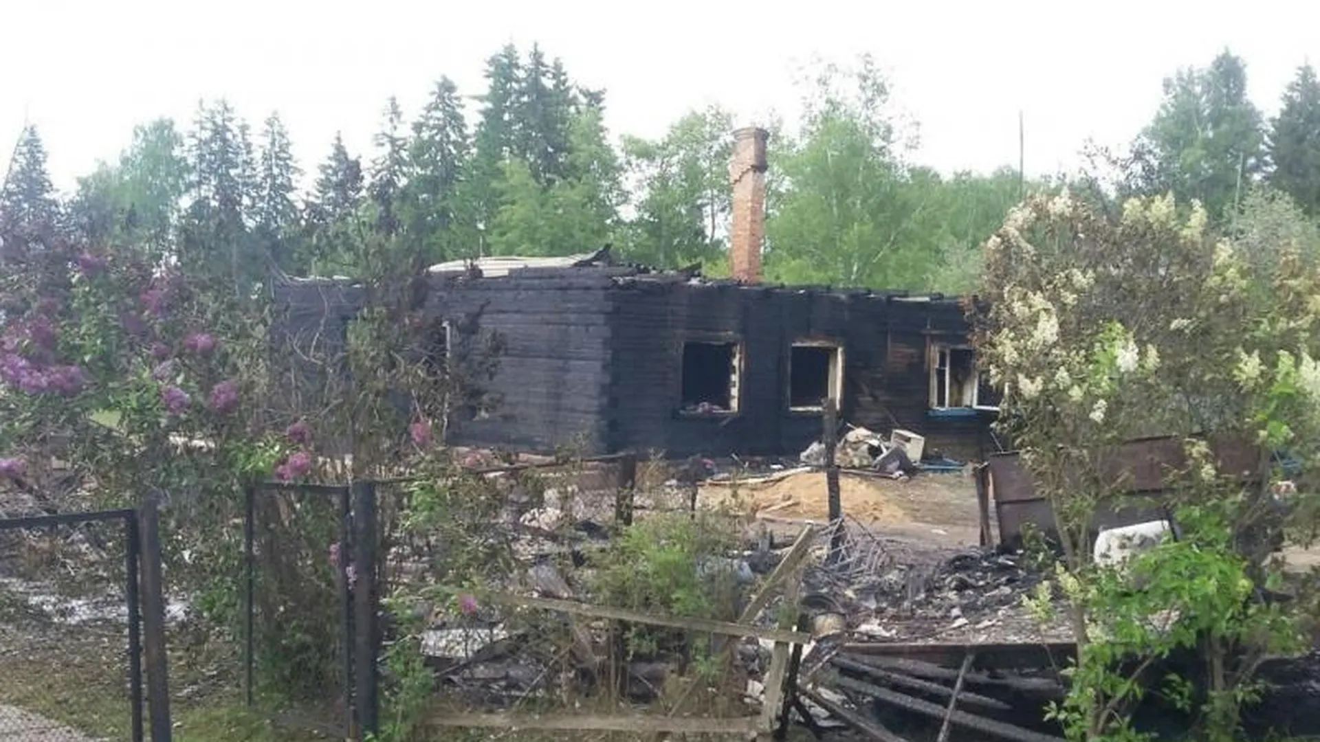 Пять семей остались без крова после пожара в Рузе