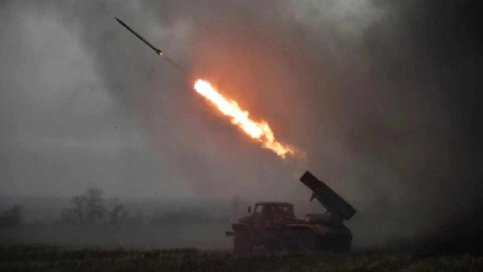 Обстрел Новой Каховки украинской артиллерией лишил электричества сразу восемь населенных пунктов