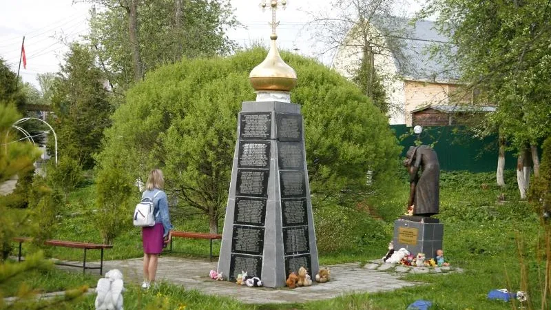 Десятки памятных мемориалов появились в Подмосковье благодаря священнику из Мураново 