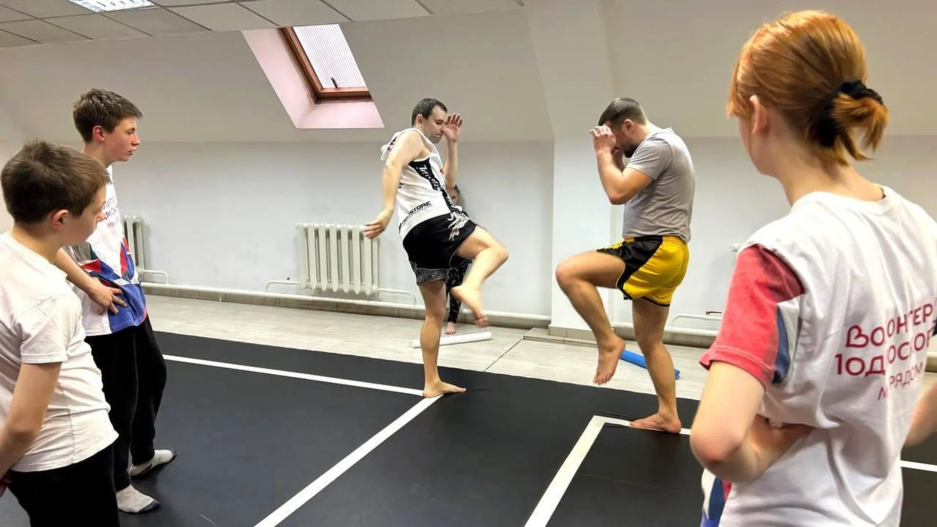 Тренировку по тайскому боксу провели для волонтеров Подмосковья в Химках
