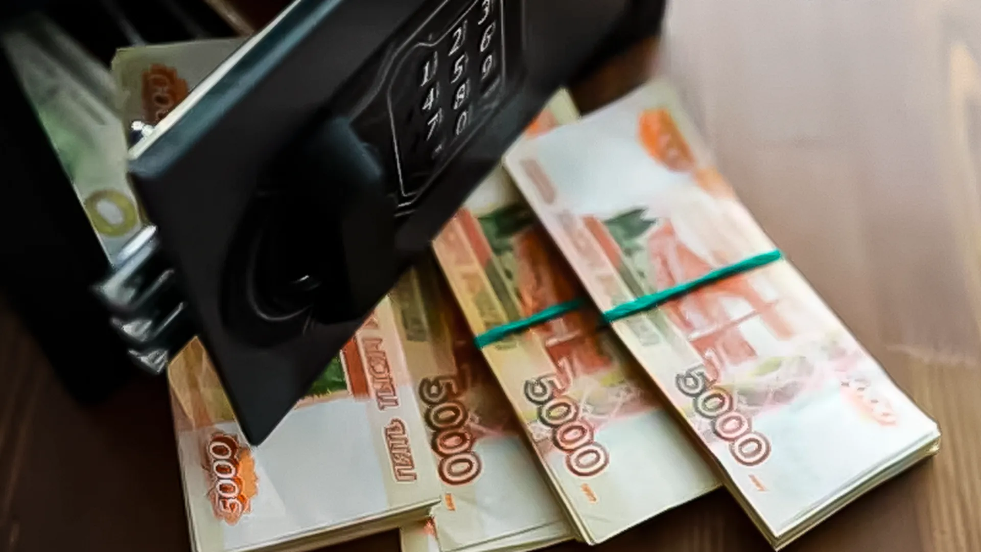 «Лучше отложить, чем побираться»: россияне рассказали, зачем копят деньги на черный день