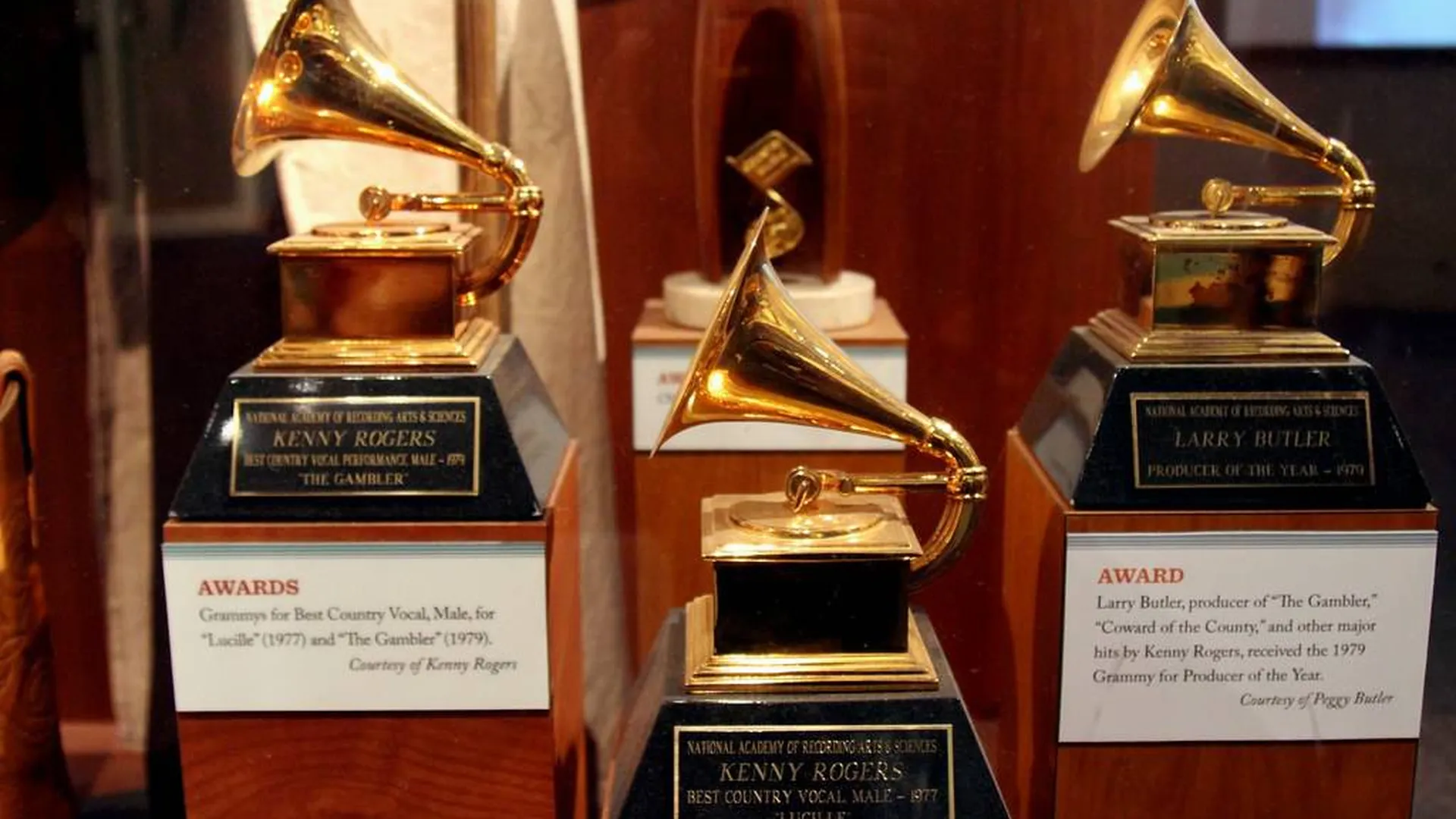 Объявлены победители музыкальной премии Grammy