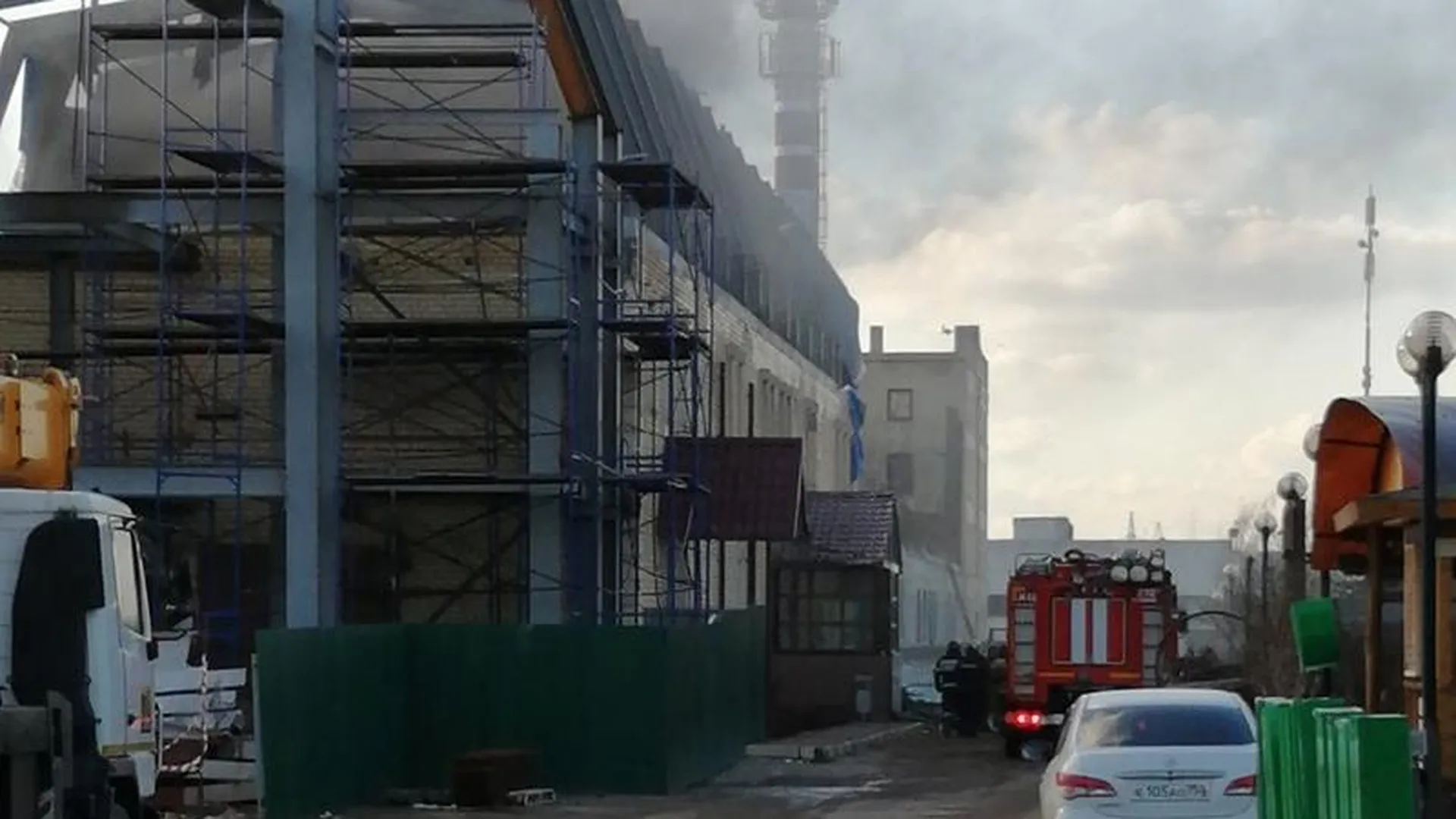 Из-за короткого замыкания загорелся ресторан в Домодедово