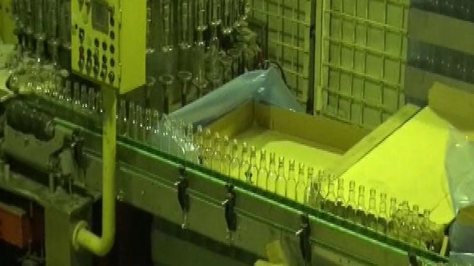 Пятьдесят тонн спирта для изготовления поддельного алкоголя изъяли в Подольске