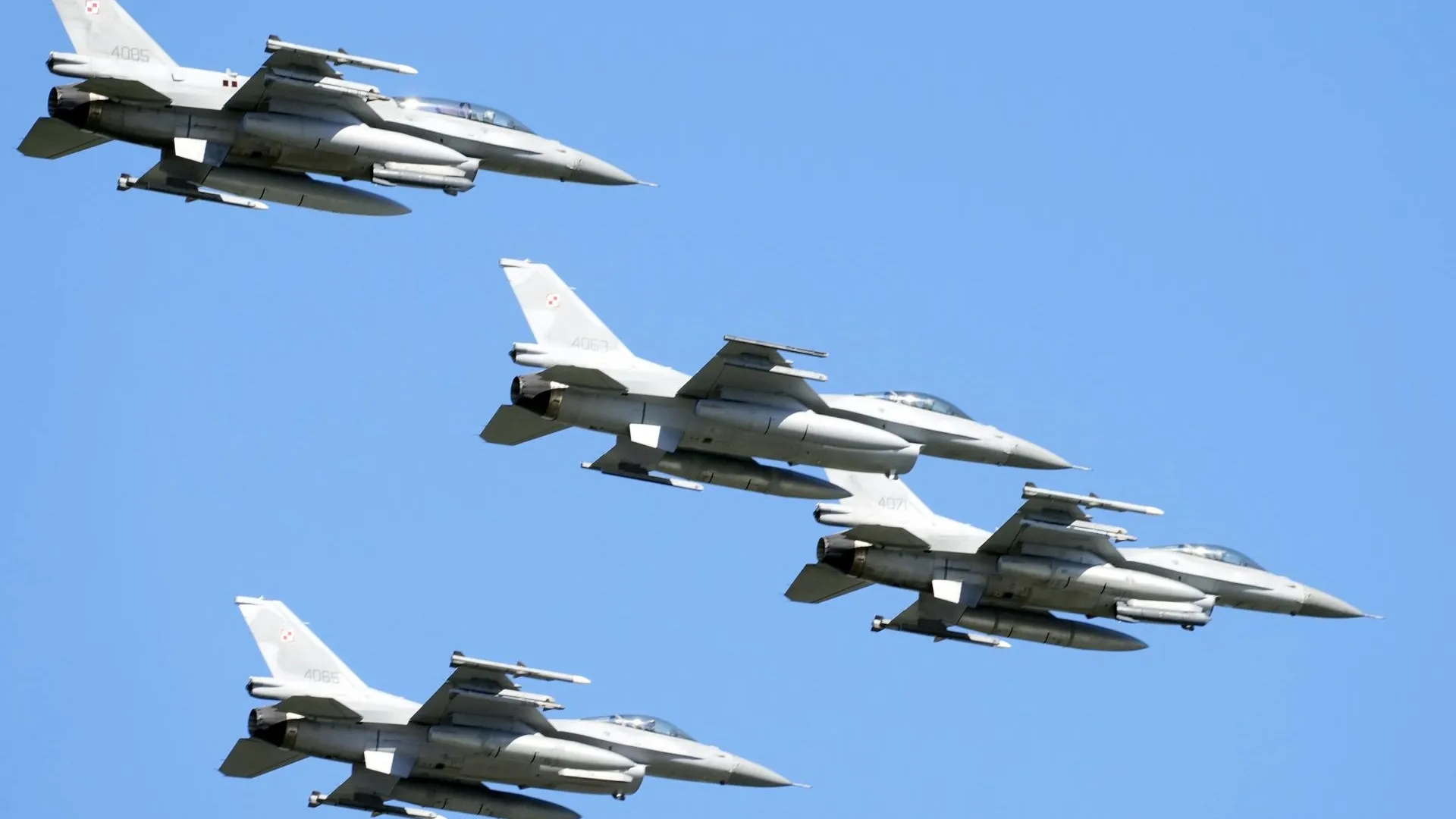 США одобрили передачу Украине истребителей F-16 от третьих стран